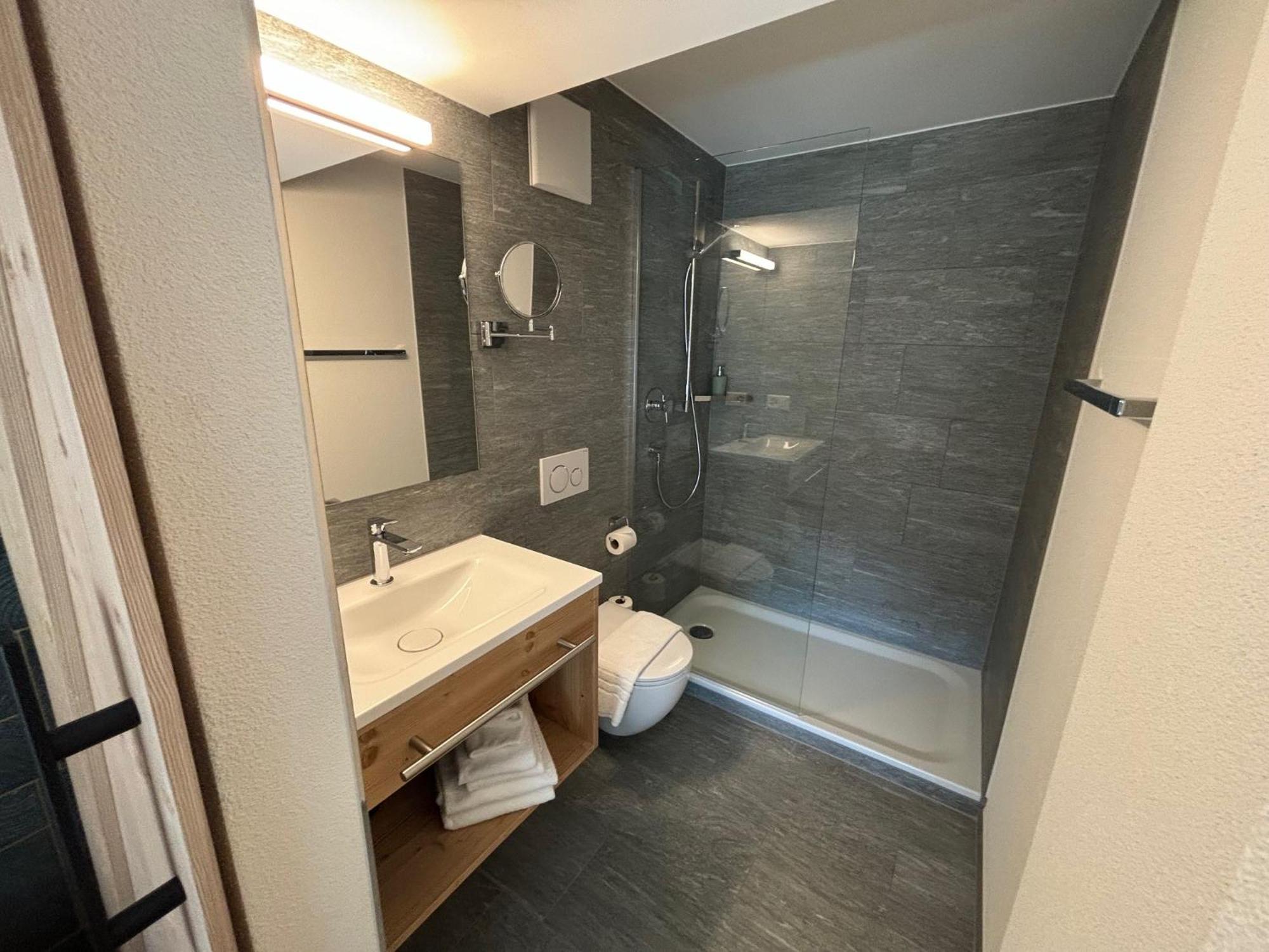 Appart Hotel Pitschonia Self Check-In Andeer Buitenkant foto